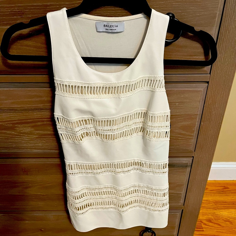 Like new Bailey 44 leather top ivory XS